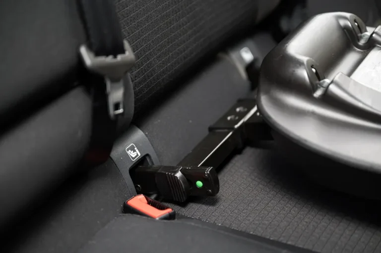 how to get a car seat out of the car