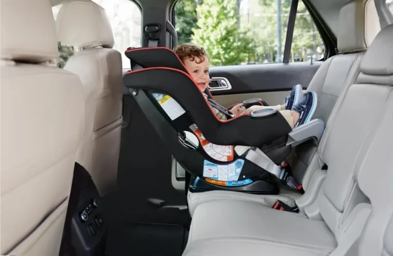 what is the age for forward facing car seat