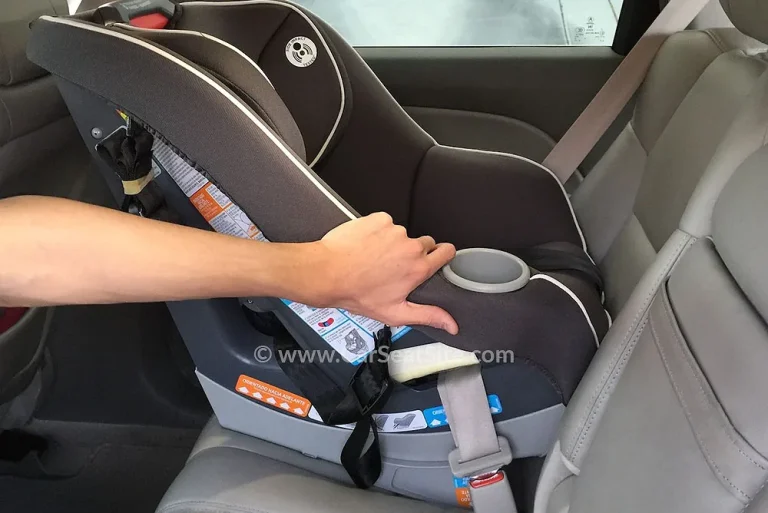 when can you put car seat forward facing