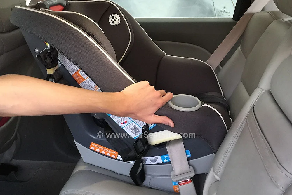 when can you put car seat forward facing